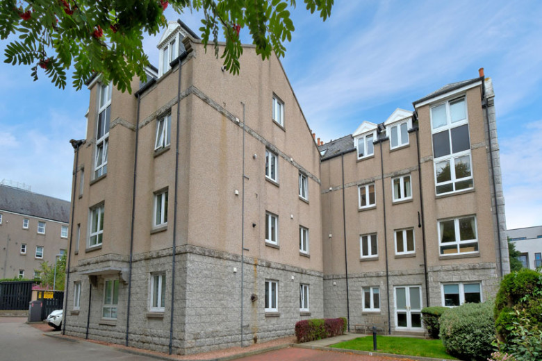 37J Kings Gate, Aberdeen, AB15 4EL Mackinnons Solicitors