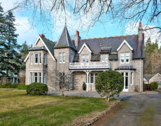 Struan Hall 23 6766