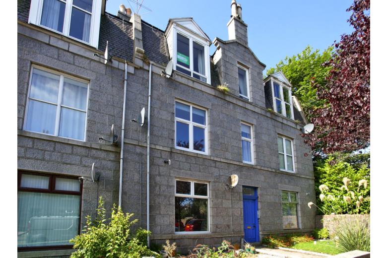 51 Balmoral Place, Aberdeen AB10 6HQ Mackinnons Solicitors