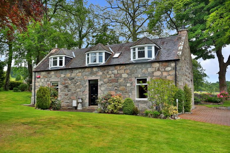 Craigbank House, Kirk Brae, Cults, Aberdeen, AB15 9QL Mackinnons