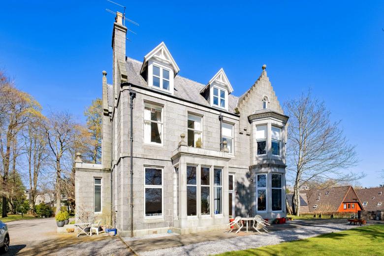 6 Postcliffe House, Peterculter AB14 0UY Mackinnons Solicitors