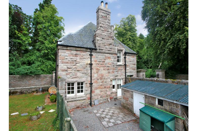 South Lodge, Ballater Road, Aboyne Mackinnons Solicitors
