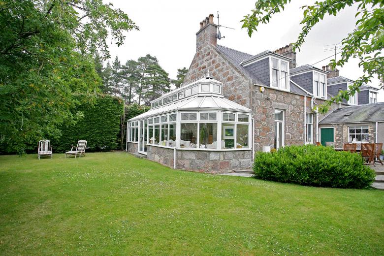 The Firs, Ballater Road, Aboyne Mackinnons Solicitors